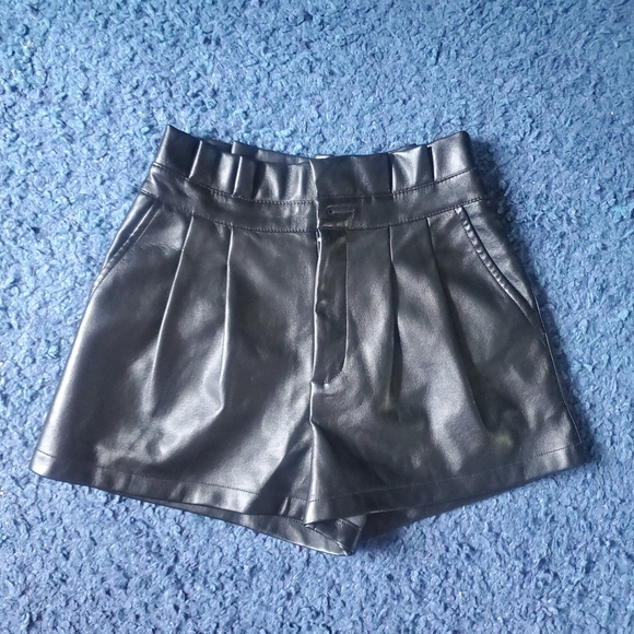 Miss Selfridge Faux Black Leather High Waist Paperbag Shorts, Size US 4/EUR 36 - Picture 1 of 9
